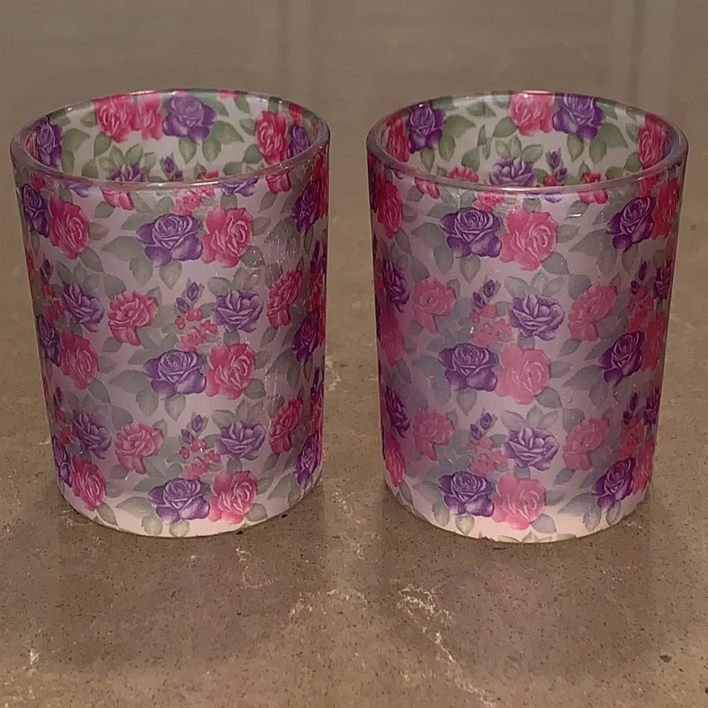 NWOT 2 Floral Glass Votive Candle Holders and Yankee Candle Wild Pansies Candles